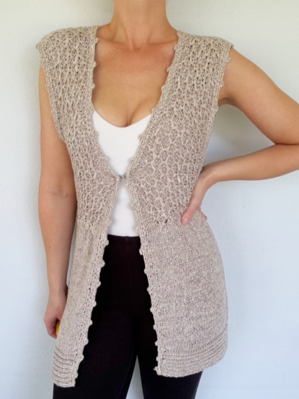 Venue beige crochet knit textured weave sleeveless hook and eye vest size medium